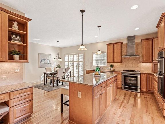 5th image of 3867 Stonewater Dr