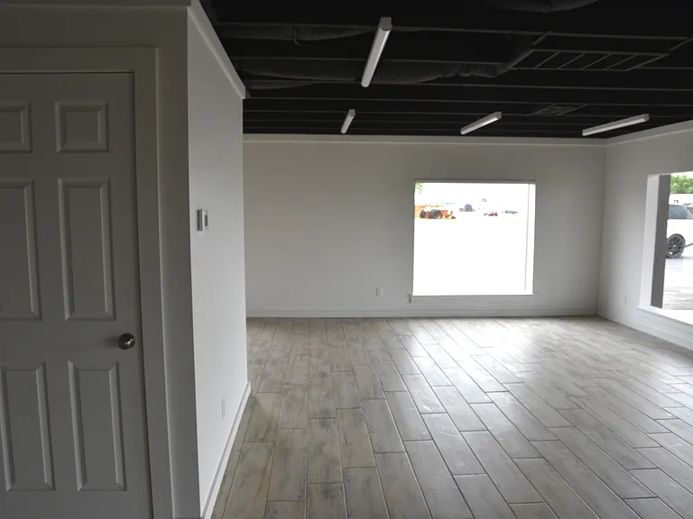 1815 E Broadway St — Photo 8