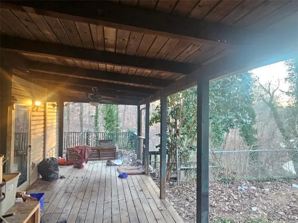 105 Memphis Ln, Hartwell, GA 30643