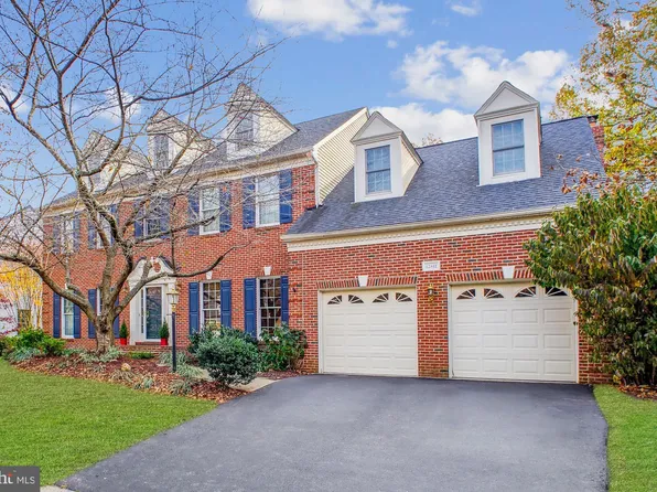 12811 Monroe Manor Dr, Herndon, VA 20171
