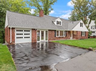 318 Andover St, Lowell, MA 01852