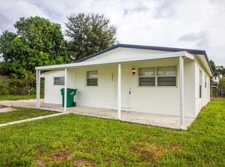 1000 NE 214th St, Miami, FL 33179