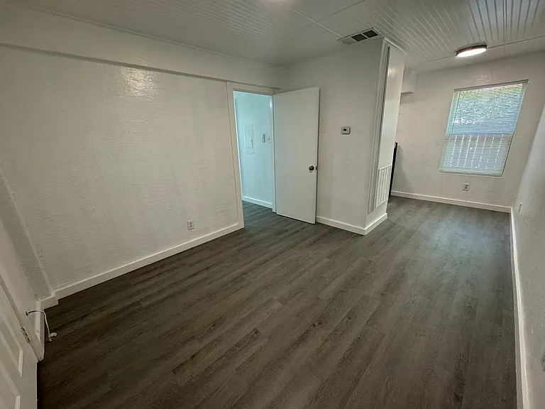 2902 Sweeney Ln #7 — Photo 9