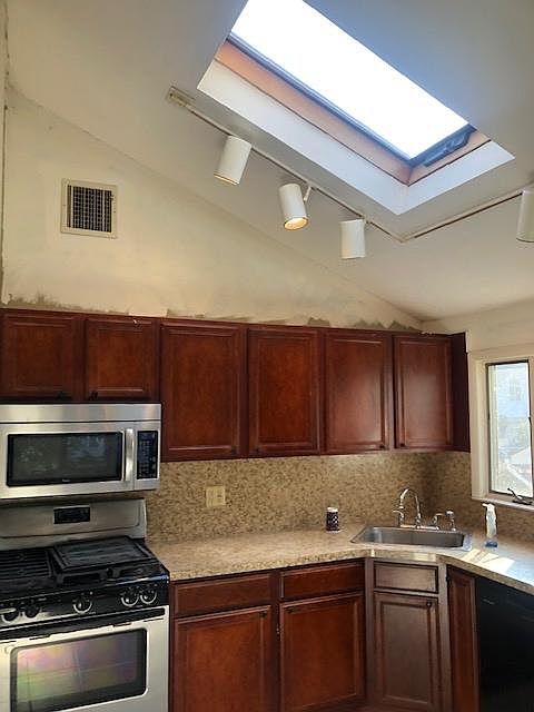 1st image of 70 Burbank Ave