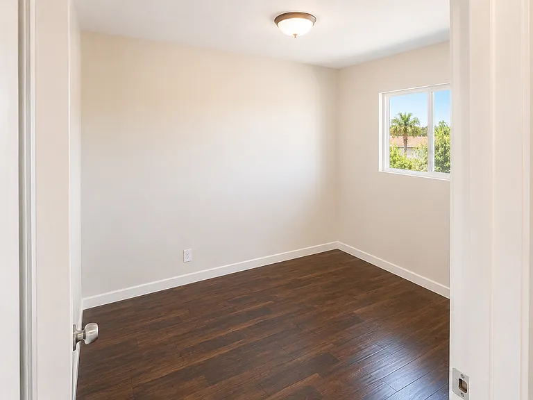 3517-3523 J Street - 3523 J St. — Photo 6