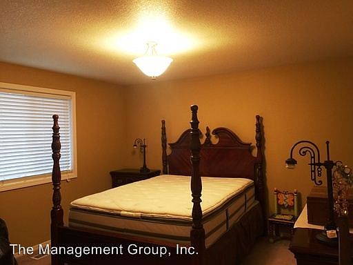 5th image of 6404 NE 45th Way