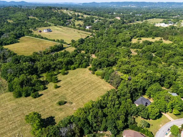 9318 Old Smyrna Rd, Brentwood, TN 37027