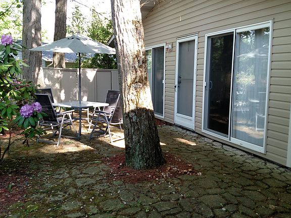 2nd image of 1868 N Oak Ln