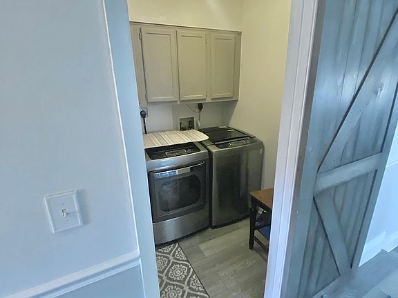 5th image of 373 Canterbury Cir NW