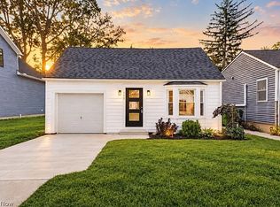 208 Sunset Rd, Avon Lake, OH 44012