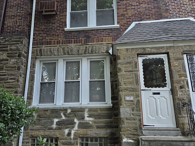 4134 Levick St — Photo 2
