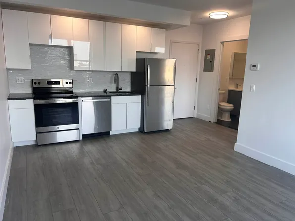 2010 Ocean Parkway image 1 of 7