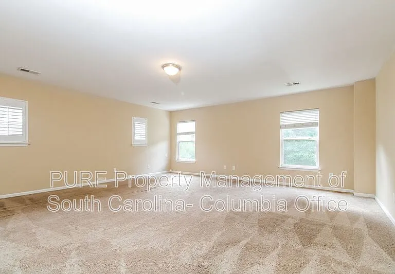 210 Underwood Ct — Photo 10