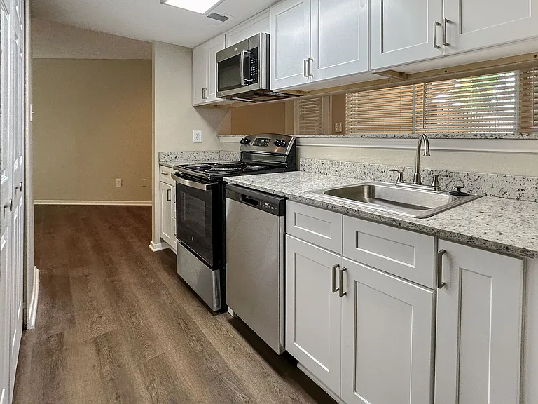 Legacy on Lynnfield - NEWLY UPGRADED — Photo 28