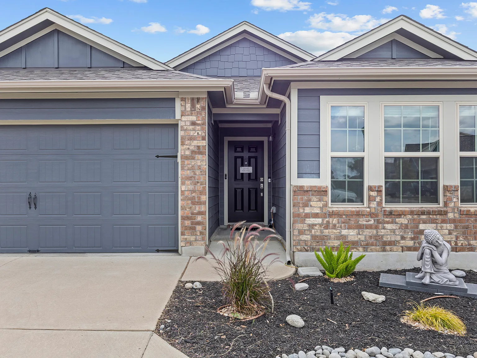 3 bed, 1720 sqft, $2,100 — Photo 1