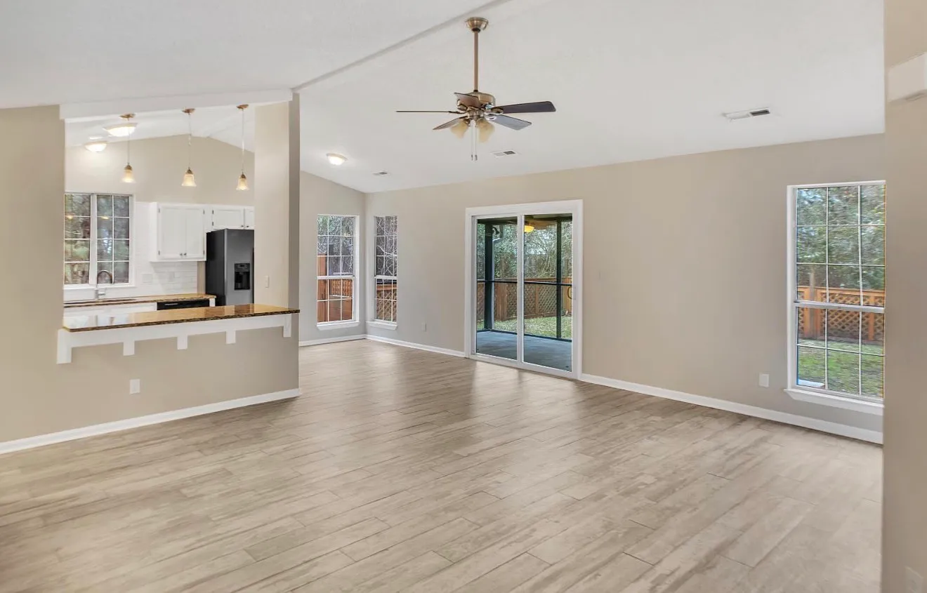 3 bed, 1300 sqft, $2,695 — Photo 4