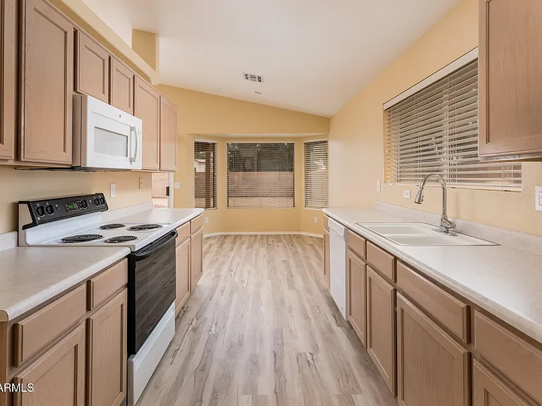 12566 W Palm Ln — Photo 6