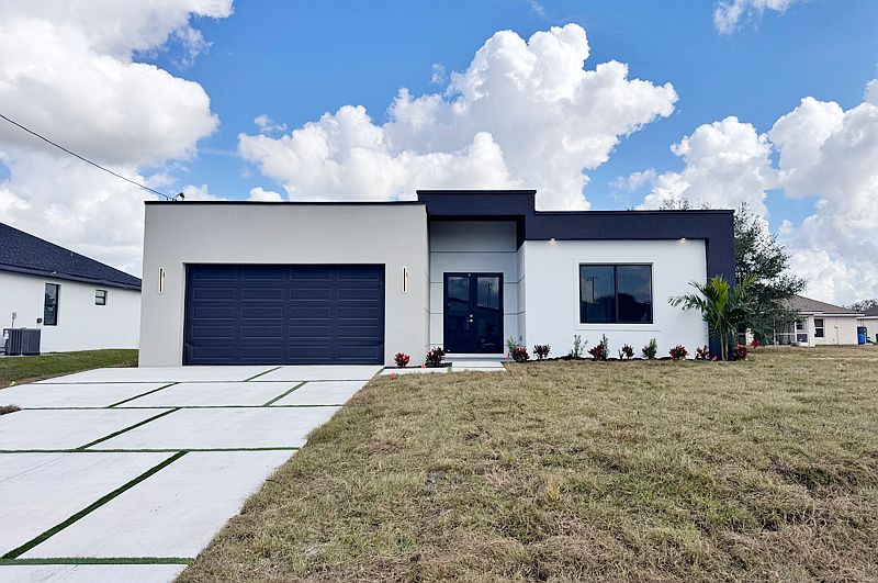 1st image of 1021 Chiquita Blvd