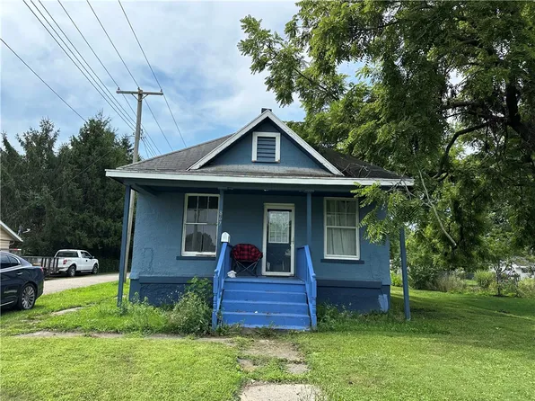 867 E McCracken Ave, Hoopeston, IL 60942