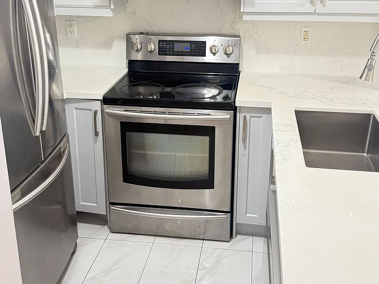 1 Elm Dr W #312 — Photo 5