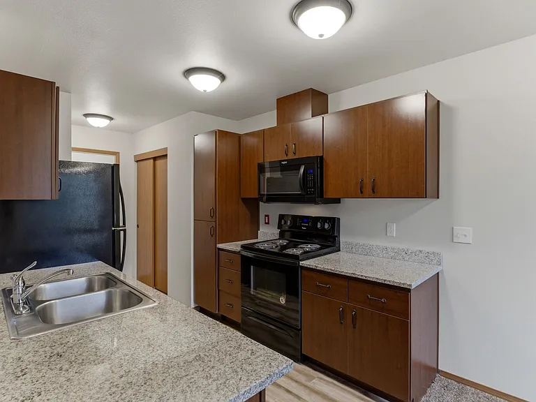Oak Springs Apartments — Photo 33