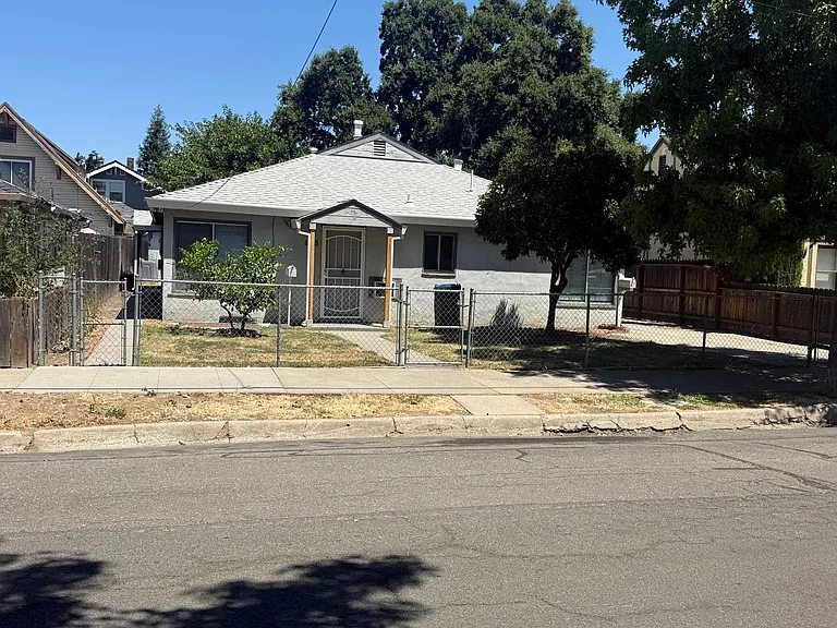535 W Rose St — Photo 1
