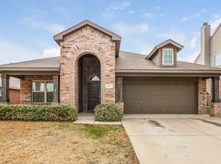 413 Lead Creek Dr, Fort Worth, TX 76131