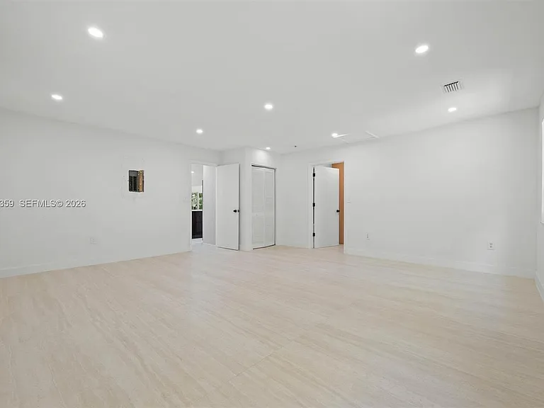 11770 Griffing Blvd — Photo 26