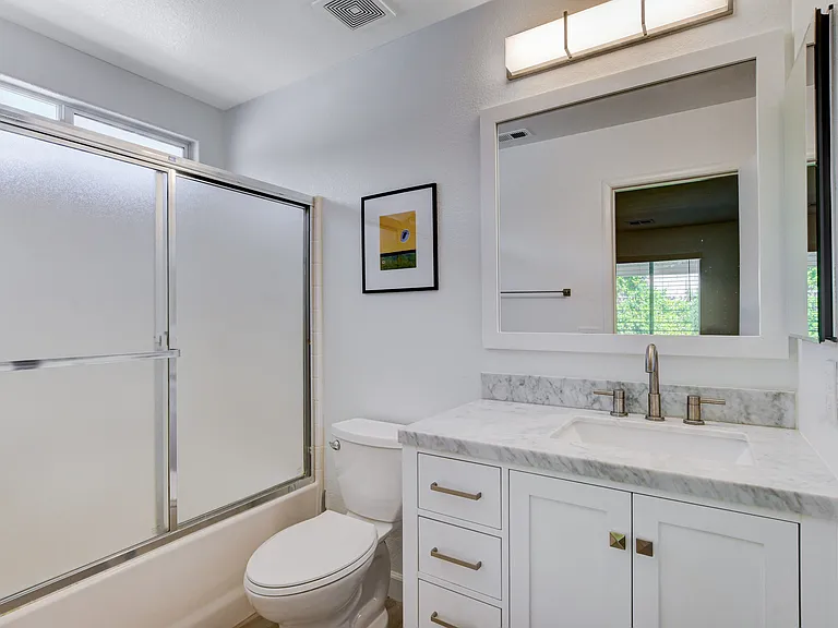 Primary En Suite Bathroom