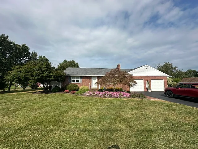 3 bed, 2.5 bath, 1804 sqft, $3,500 — Photo 1