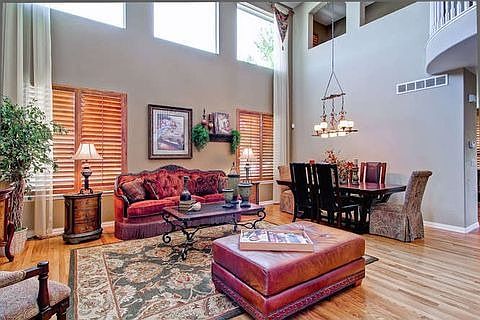 small[photo 1692202] Living Room.jpg