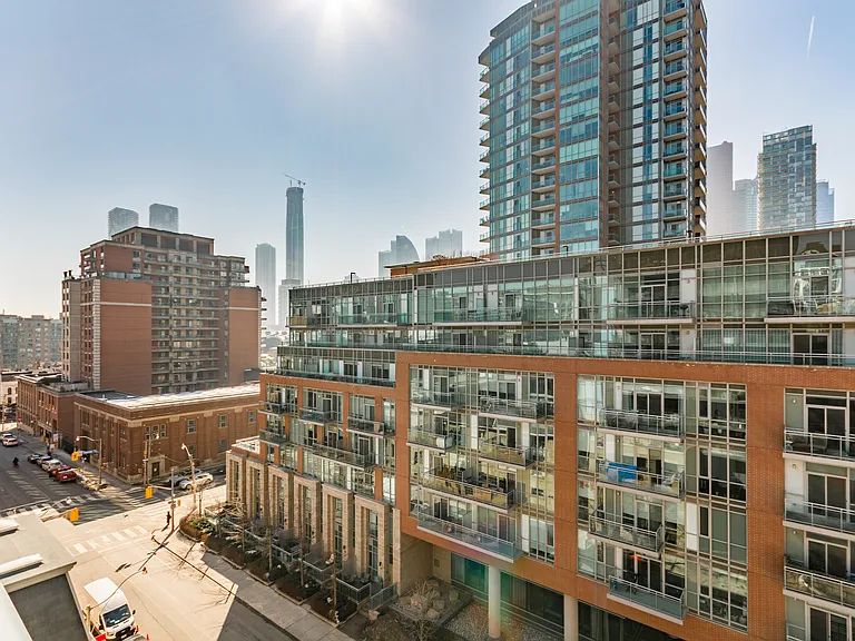 105 George St #713 — Photo 21