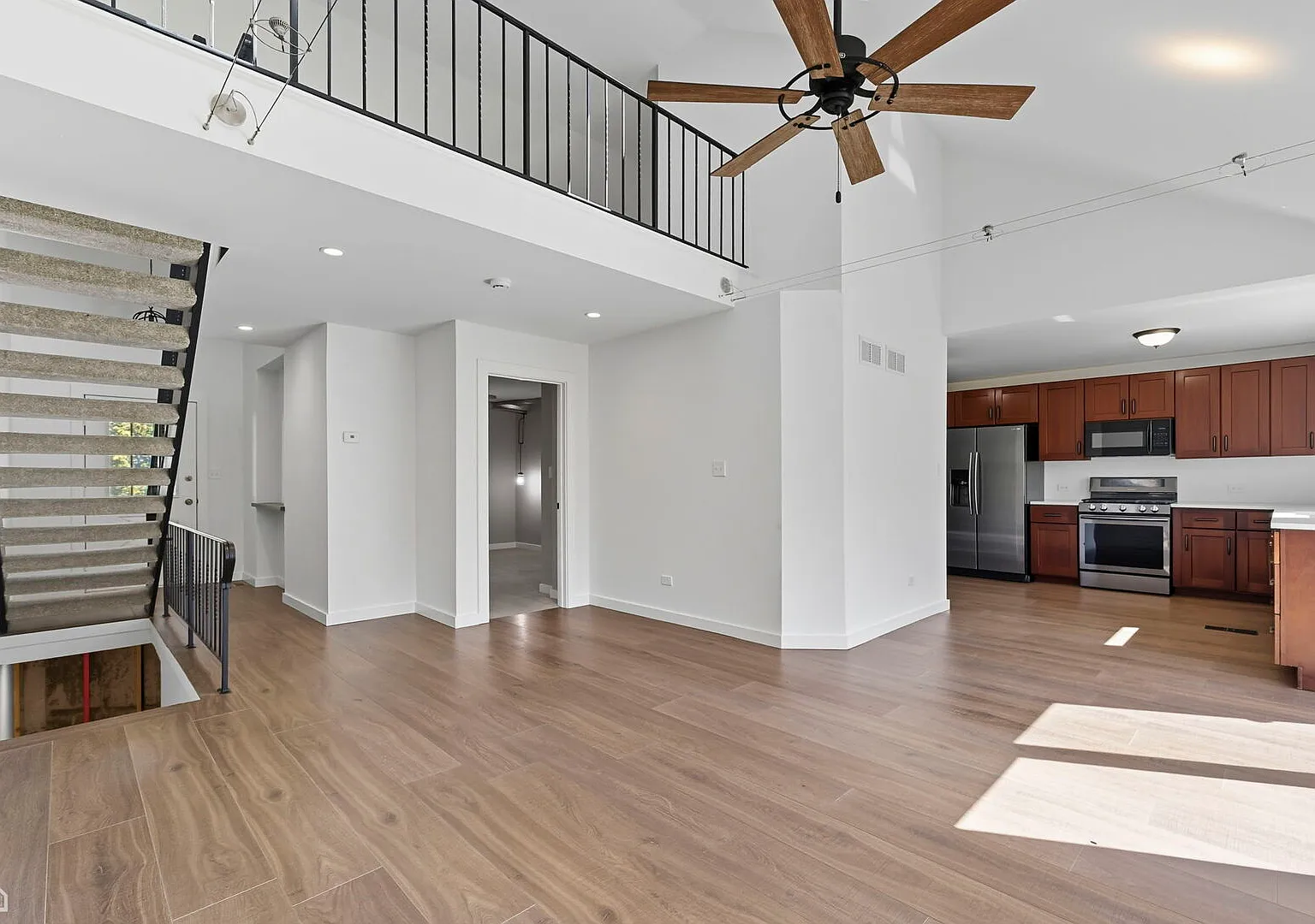 2 bed, 1.5 bath, 1666 sqft, $2,300 — Photo 3