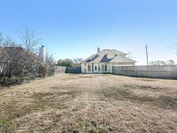 5th image of 1524 Vancouver Dr