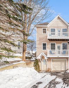 94 Spinnaker Dr, Manistee, MI, 49660