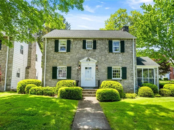 74 Hartford Ter, New Hartford, NY 13413