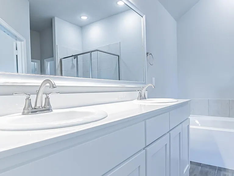 422 Oleander Dr — Photo 3