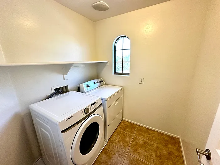 3293 E Loma Vista St — Photo 16