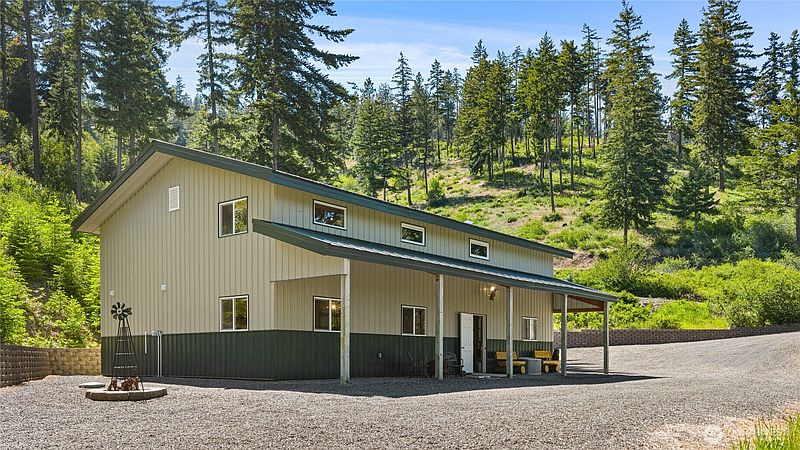 3rd image of 1321 Hazelnut Lane