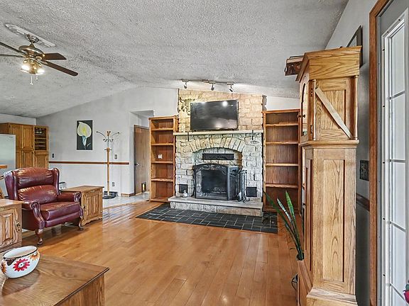 5th image of 725 Hoover Rd