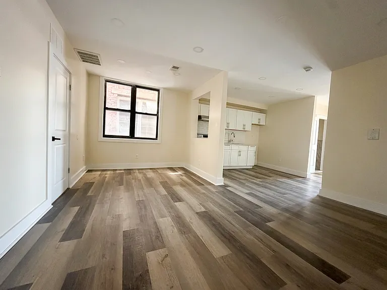 358-360 S Orange Ave #2R — Photo 2