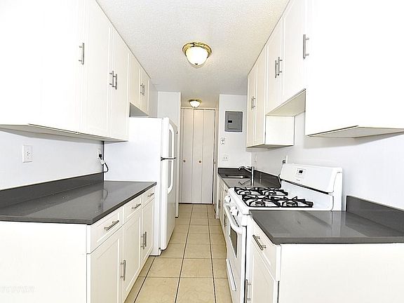 2nd image of 4750 59th St APT 3D