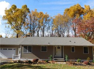 10 Rocky Rd, Brookfield, CT 06804