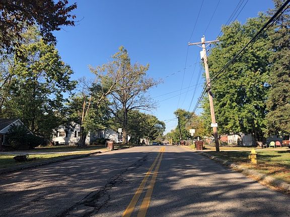 4th image of 2393 Roosevelt Ave