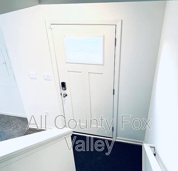 1480 Yosemite Way — Photo 3