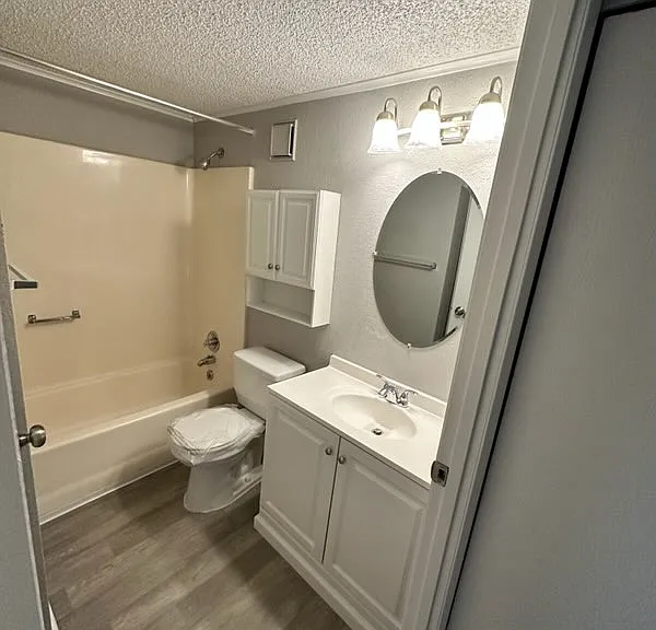 Amberlake Apartments — Photo 5
