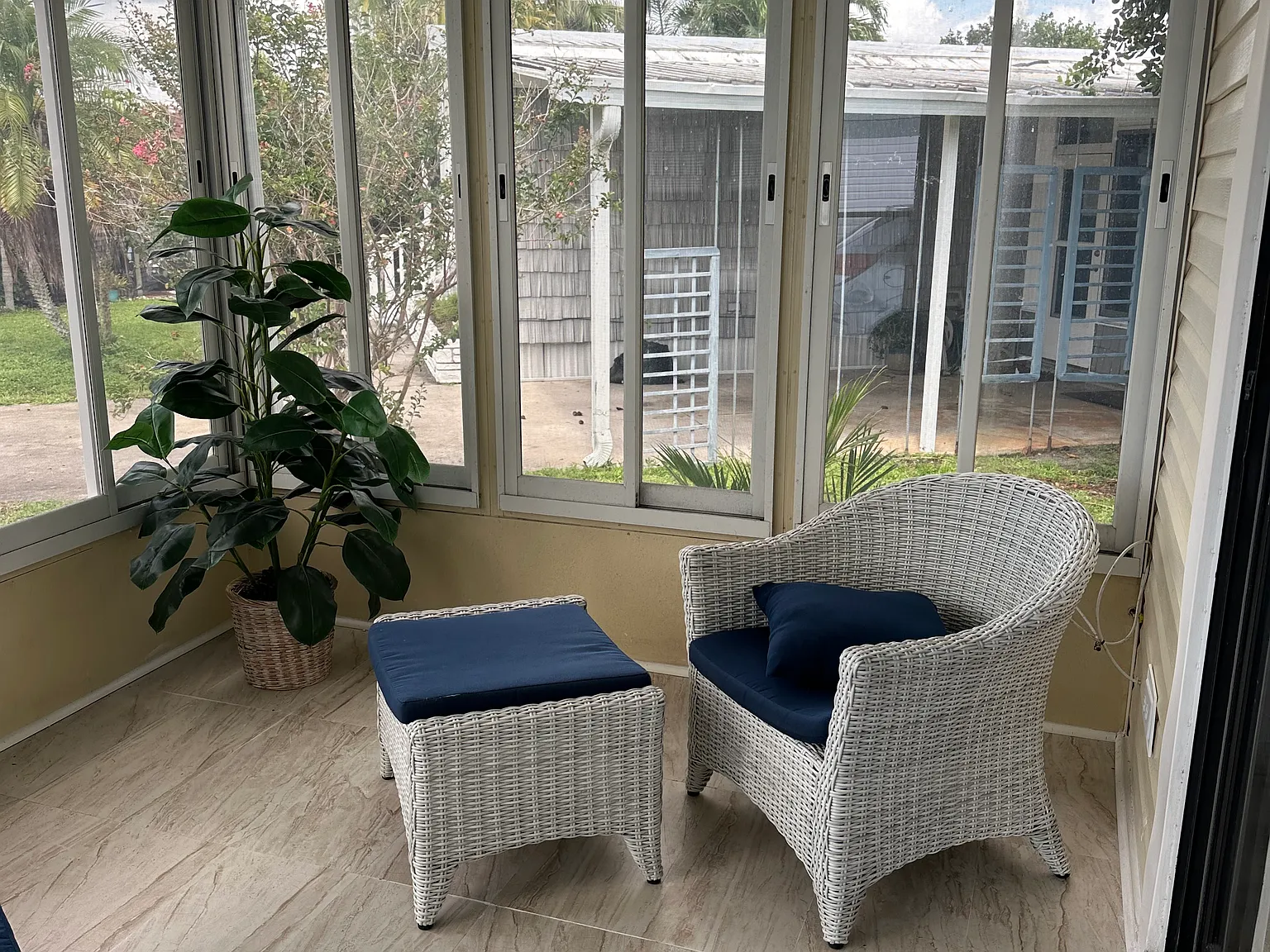 2 bed, 1000 sqft, $1,575 — Photo 4