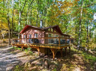 296 Mountainside Dr, Berkeley Springs, WV 25411