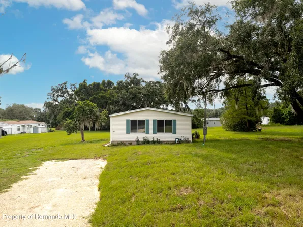 10003 McIntyre Rd, Brooksville, FL 34601