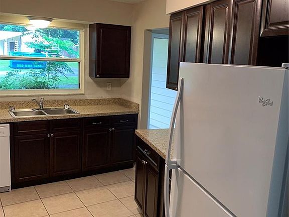 5th image of 9049 N Golfview Dr